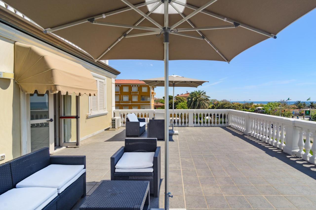 Hotel Coluccini Marina di Pietrasanta Bagian luar foto