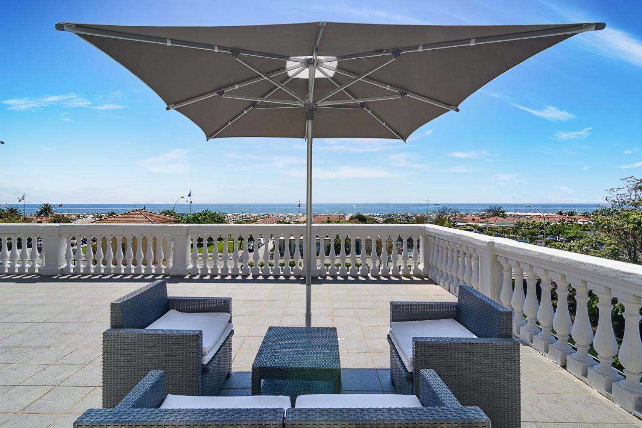Hotel Coluccini Marina di Pietrasanta Bagian luar foto