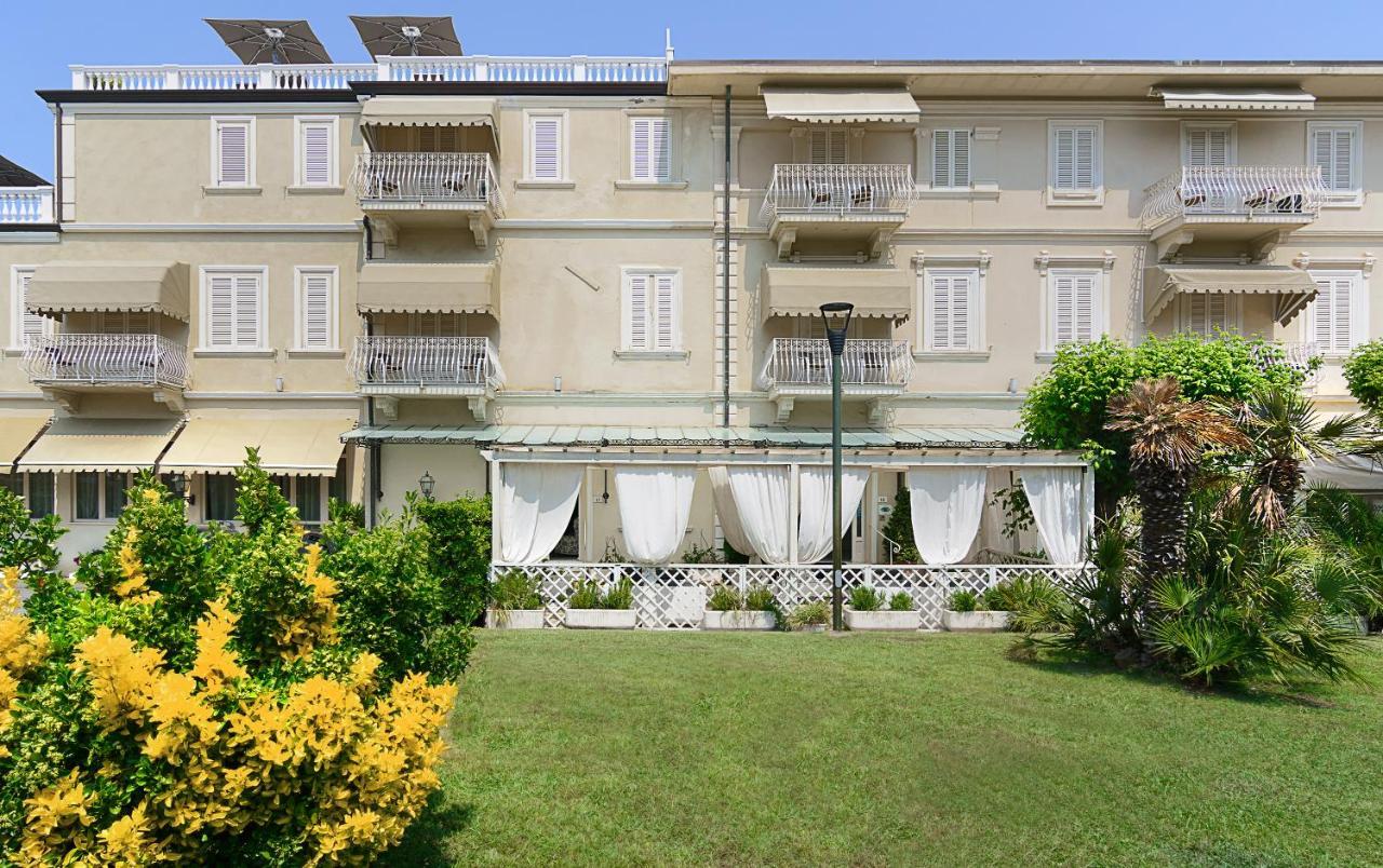 Hotel Coluccini Marina di Pietrasanta Bagian luar foto