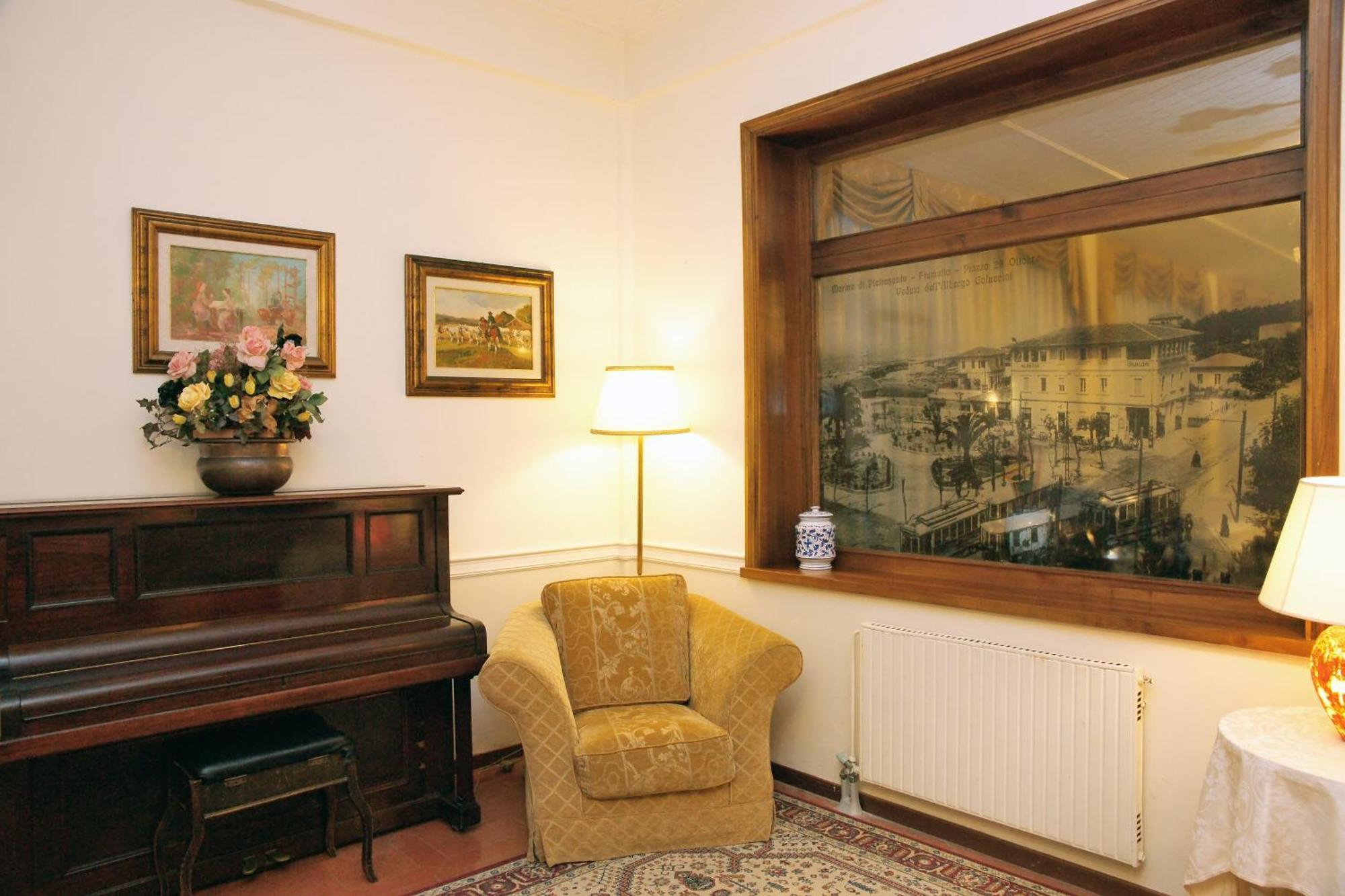 Hotel Coluccini Marina di Pietrasanta Bagian luar foto