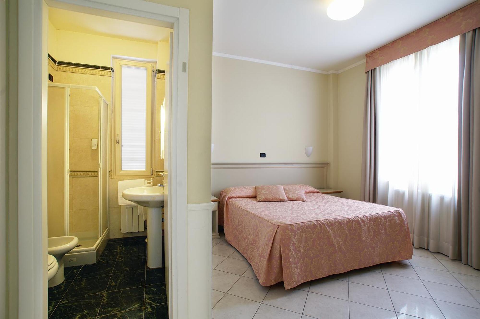 Hotel Coluccini Marina di Pietrasanta Bagian luar foto