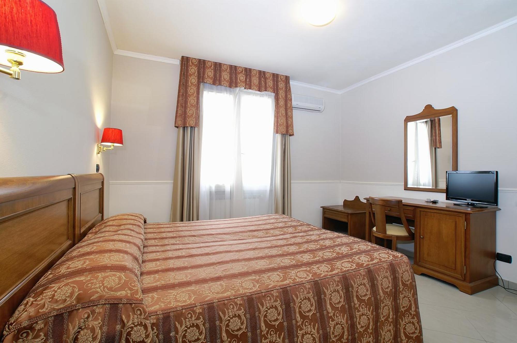 Hotel Coluccini Marina di Pietrasanta Bagian luar foto