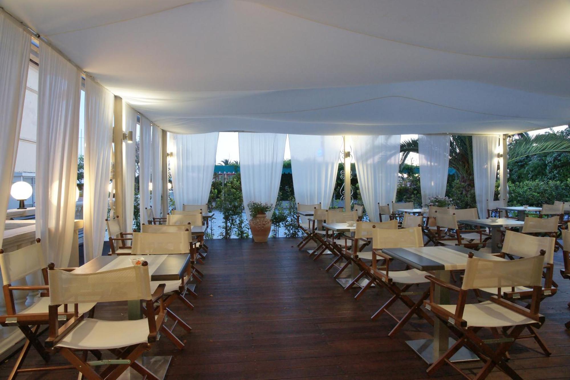 Hotel Coluccini Marina di Pietrasanta Bagian luar foto