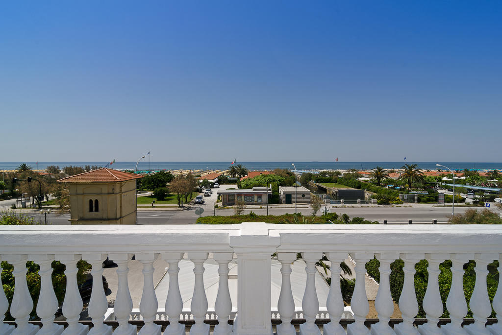Hotel Coluccini Marina di Pietrasanta Bagian luar foto