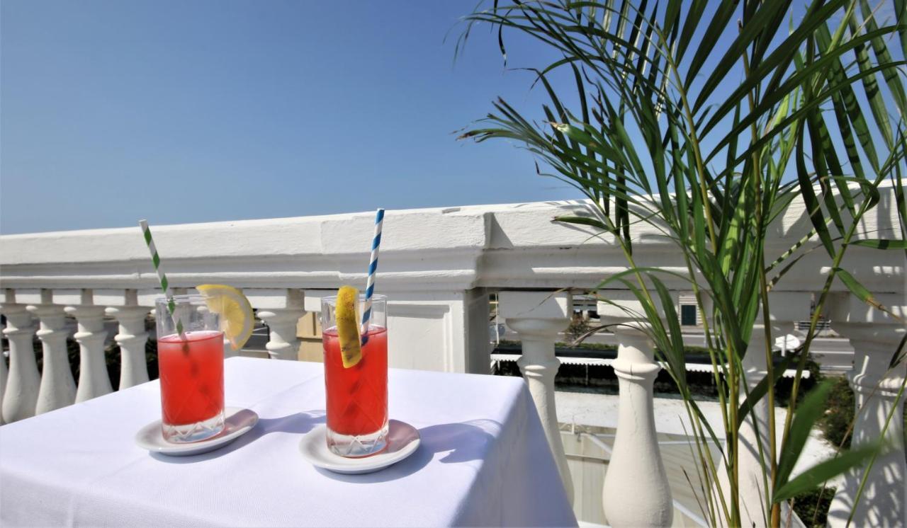 Hotel Coluccini Marina di Pietrasanta Bagian luar foto